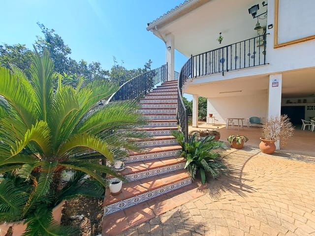 5 slaapkamer Villa te koop in Alzira met zwembad garage - € 349.000 (Ref: 9994206)