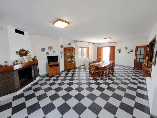 5 Zimmer Villa zu verkaufen in Alzira mit Pool Garage - 335.000 € (Ref: 9994206)