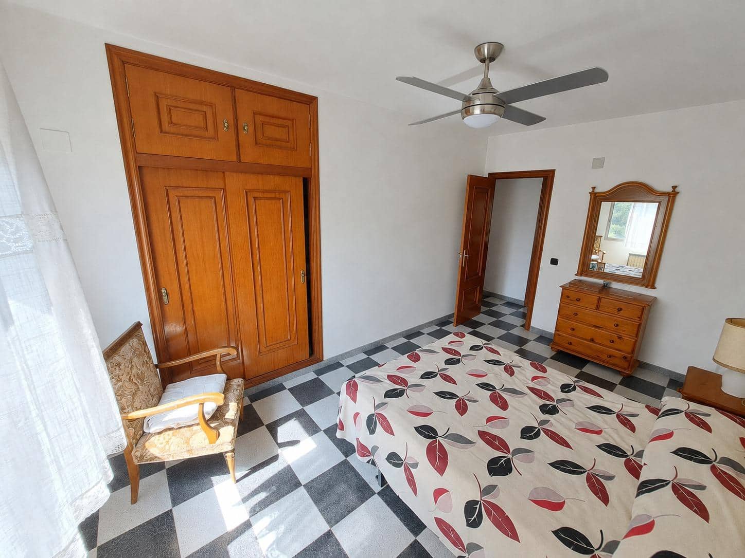 5 bedroom Villa for sale in Alzira with pool garage - € 335,000 (Ref: 9994206)