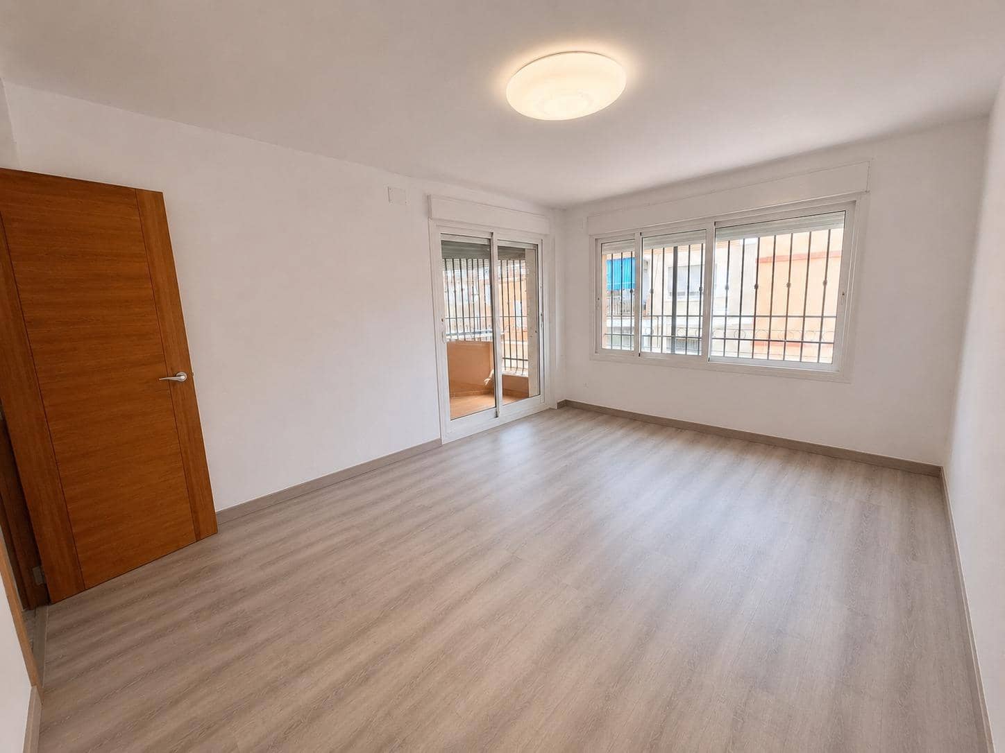 3 bedroom Flat for sale in Alzira - € 140,000 (Ref: 9997113)