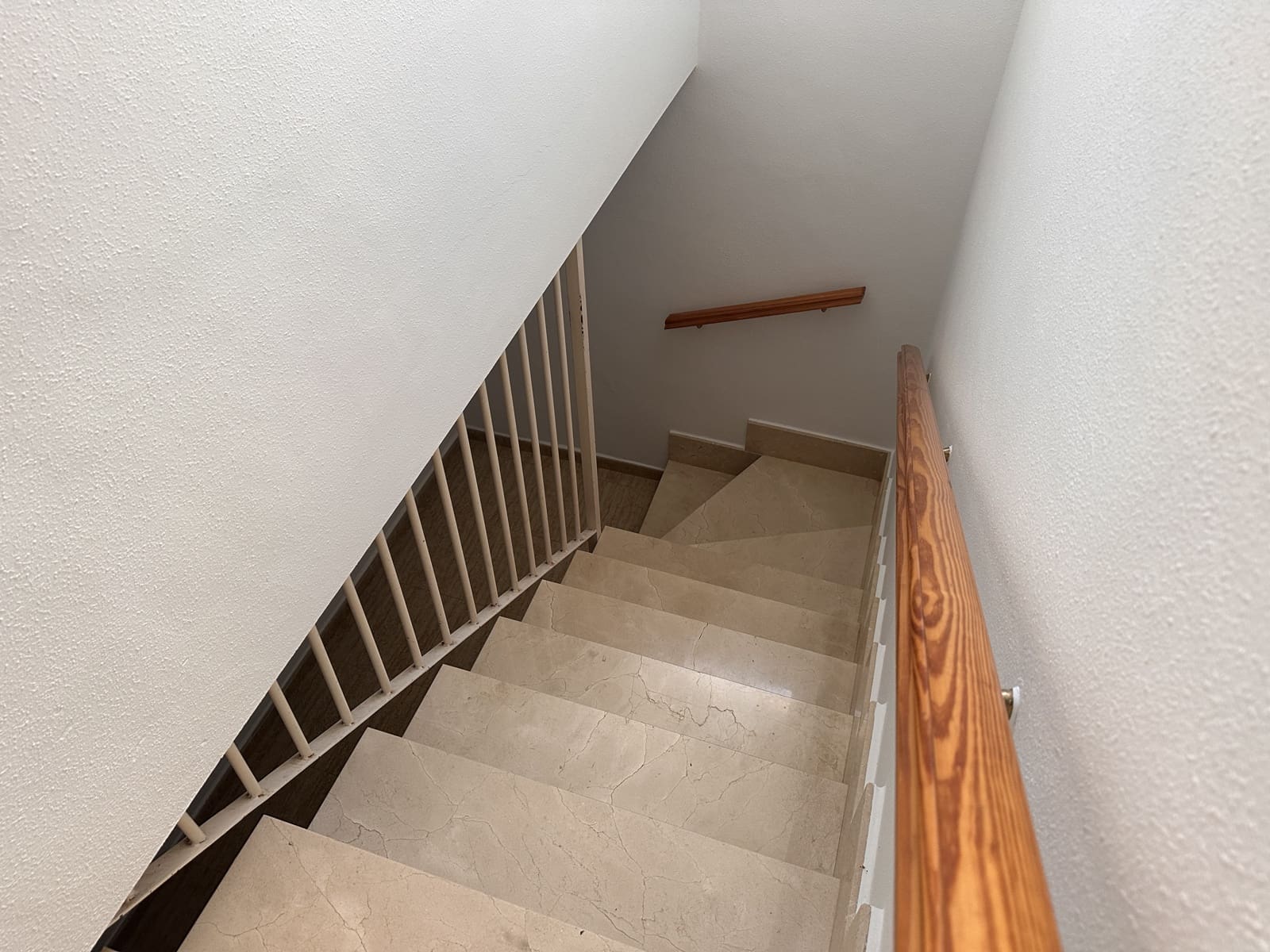 4 bedroom Villa for sale in Playa Honda with garage - € 320,000 (Ref: 9519392)