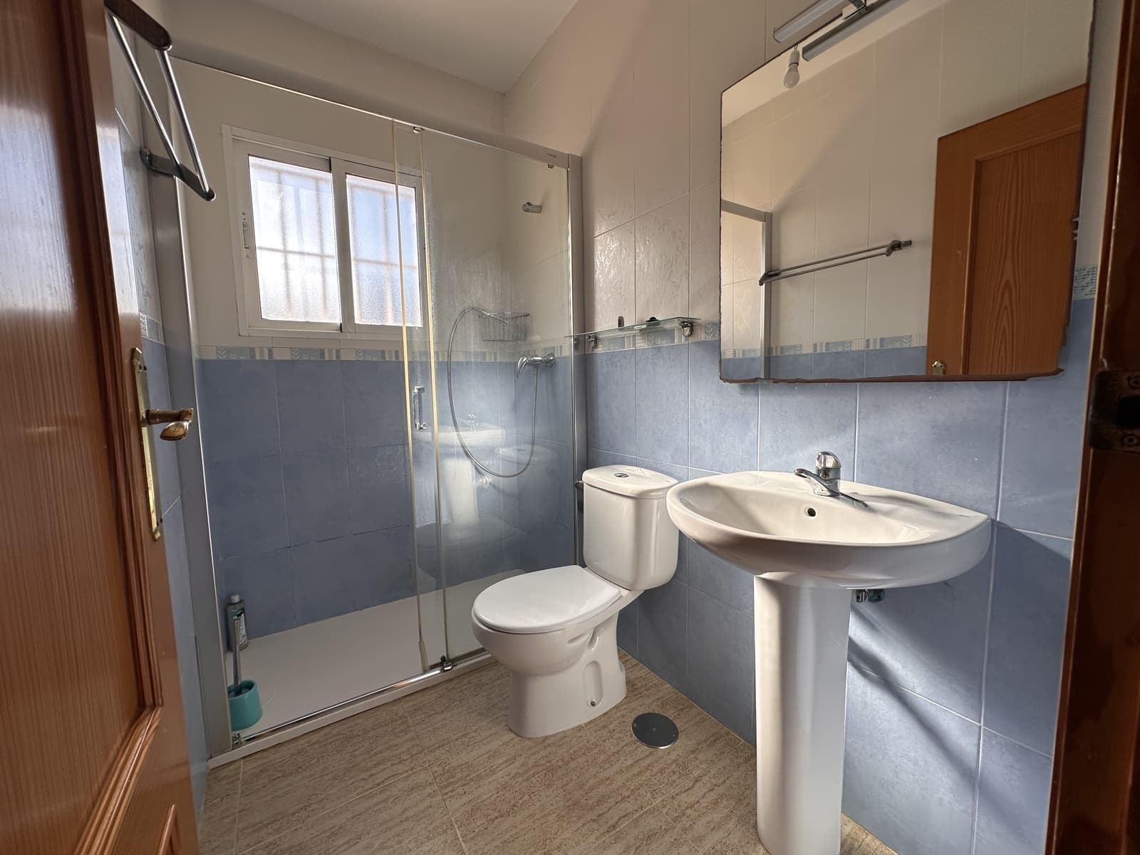 4 bedroom Villa for sale in Playa Honda with garage - € 320,000 (Ref: 9519392)