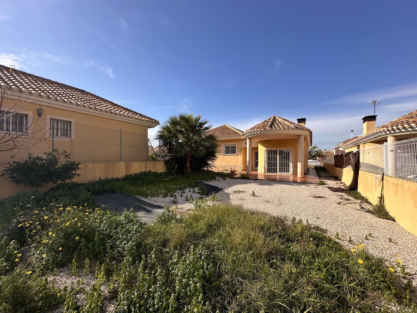 4 bedroom Villa for sale in Playa Honda with garage - € 320,000 (Ref: 9519392)