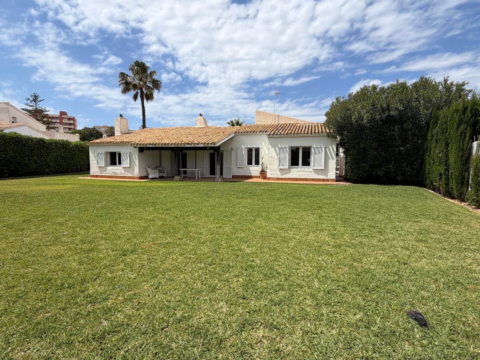 4 Zimmer Villa zu verkaufen in La Manga del Mar Menor mit Pool Garage - 990.000 € (Ref: 9850556)
