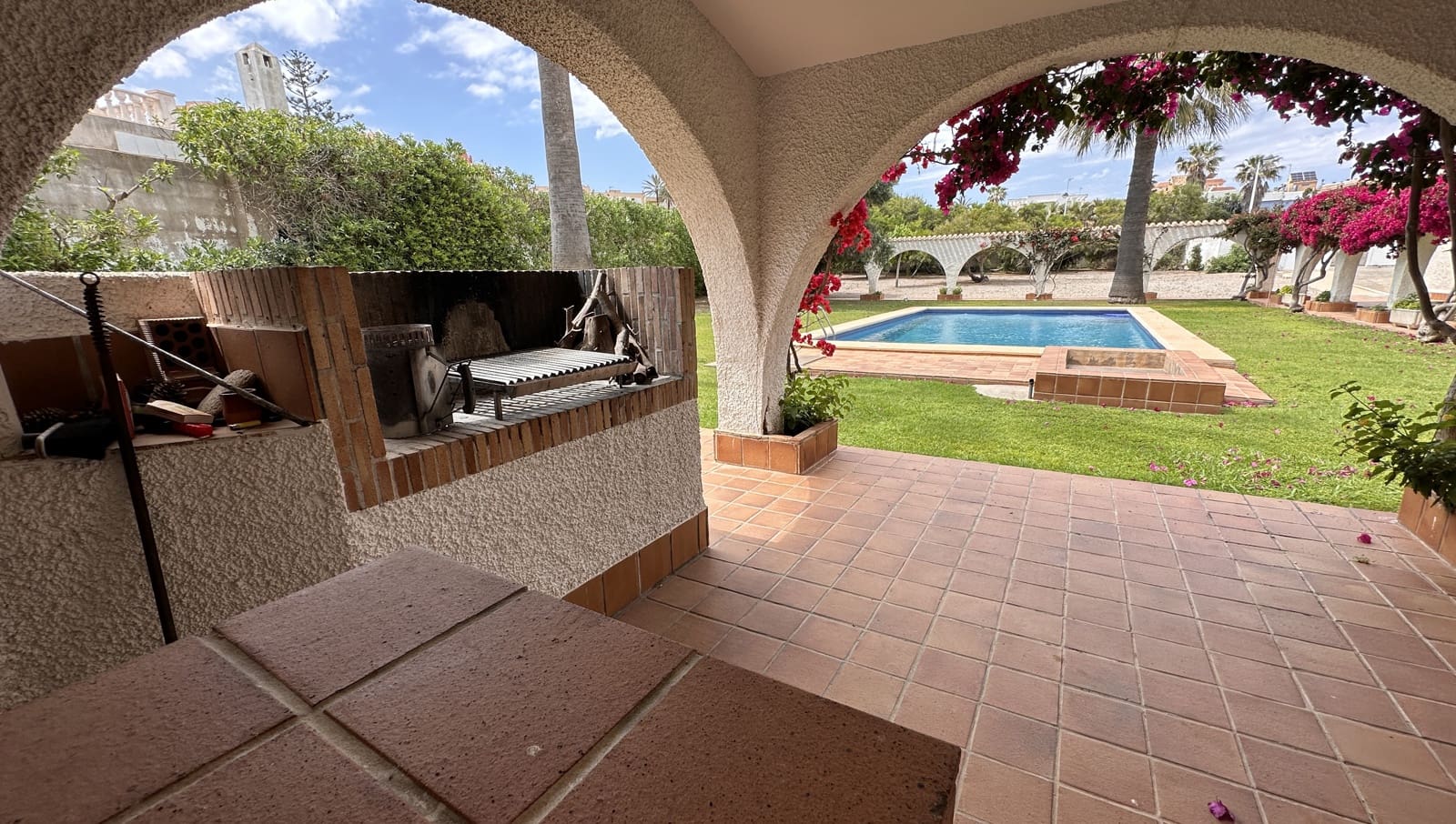 4 Zimmer Villa zu verkaufen in La Manga del Mar Menor mit Pool Garage - 990.000 € (Ref: 9850556)