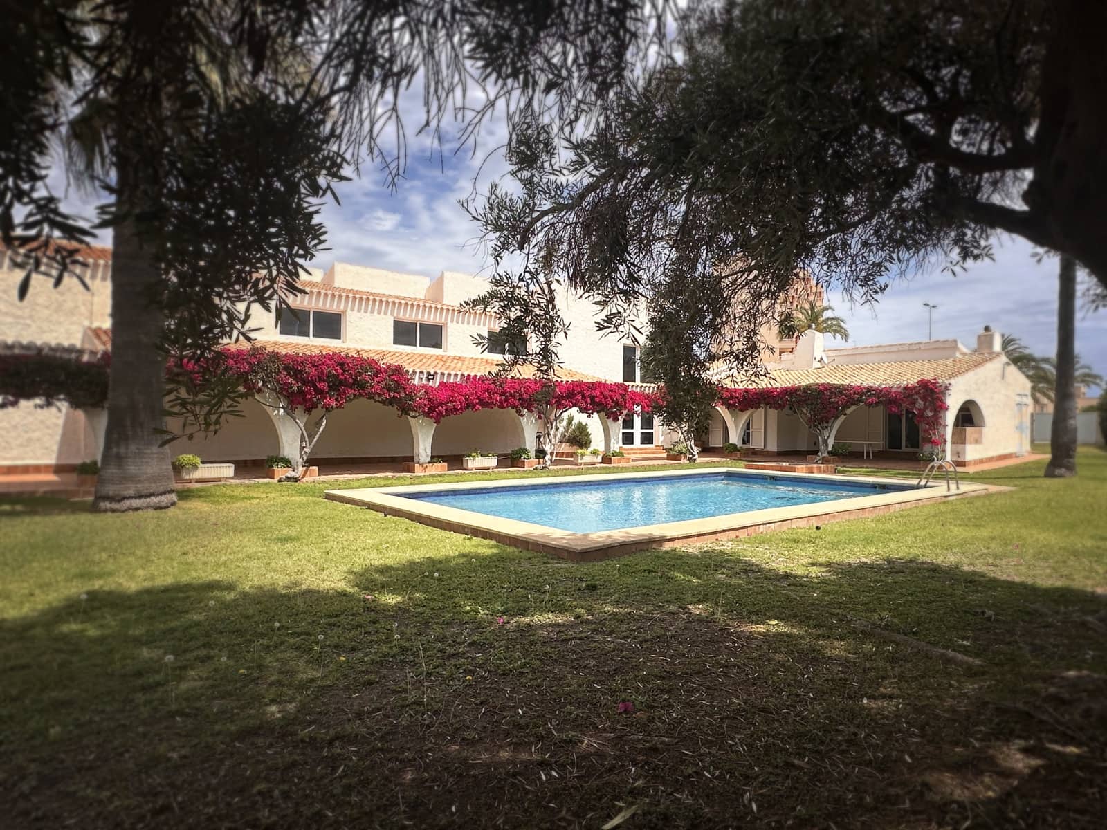 4 Zimmer Villa zu verkaufen in La Manga del Mar Menor mit Pool Garage - 990.000 € (Ref: 9850556)