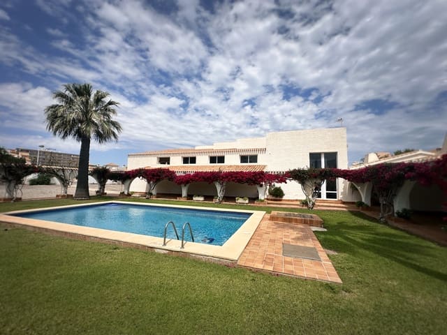 4 Zimmer Villa zu verkaufen in La Manga del Mar Menor mit Pool Garage - 990.000 € (Ref: 9850556)
