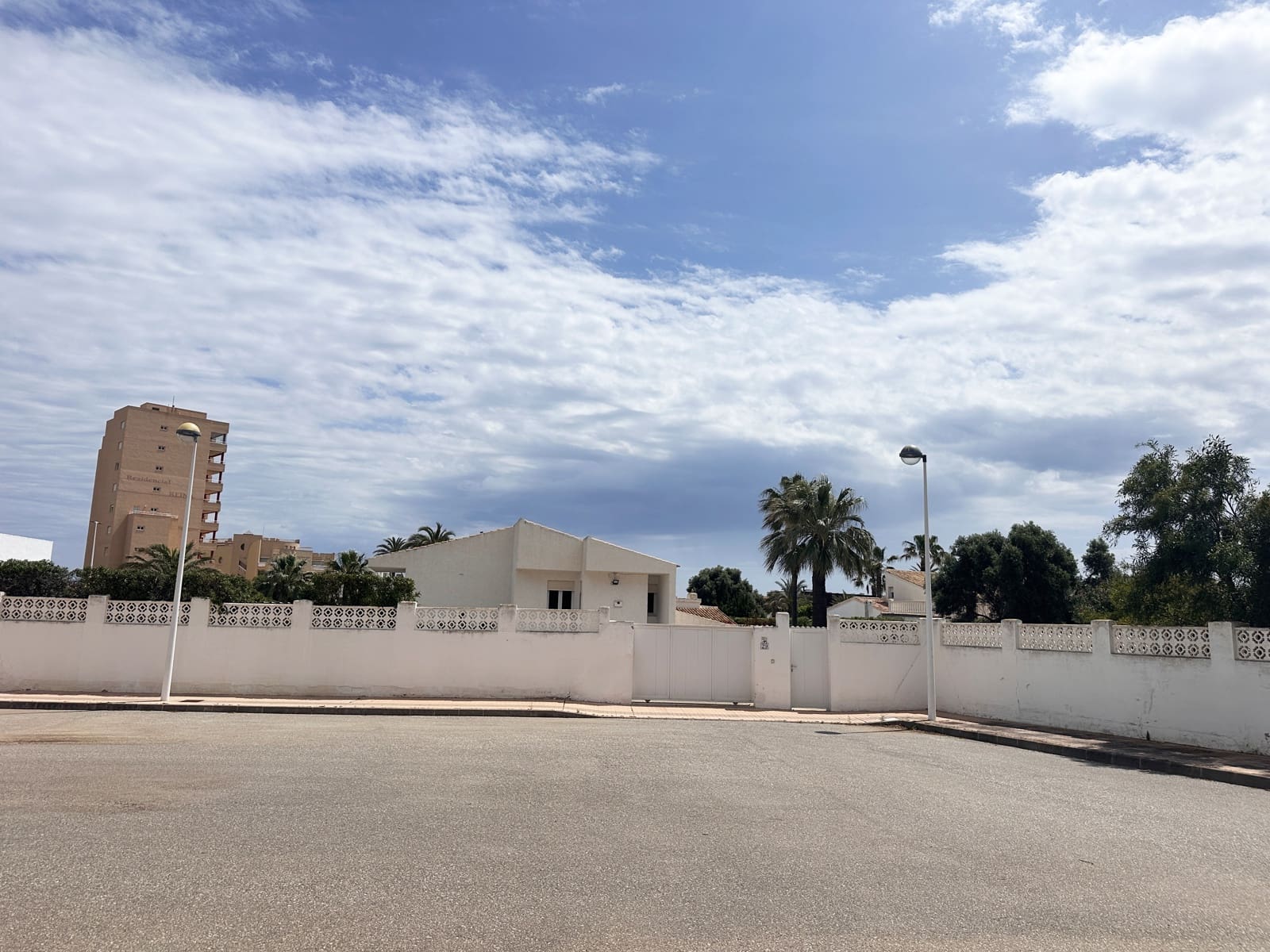4 Zimmer Villa zu verkaufen in La Manga del Mar Menor mit Pool Garage - 990.000 € (Ref: 9850556)
