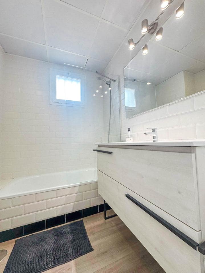 3 sovrum Lägenhet till salu i San Luis de Sabinillas med pool garage - 275 000 € (Ref: 8647276)