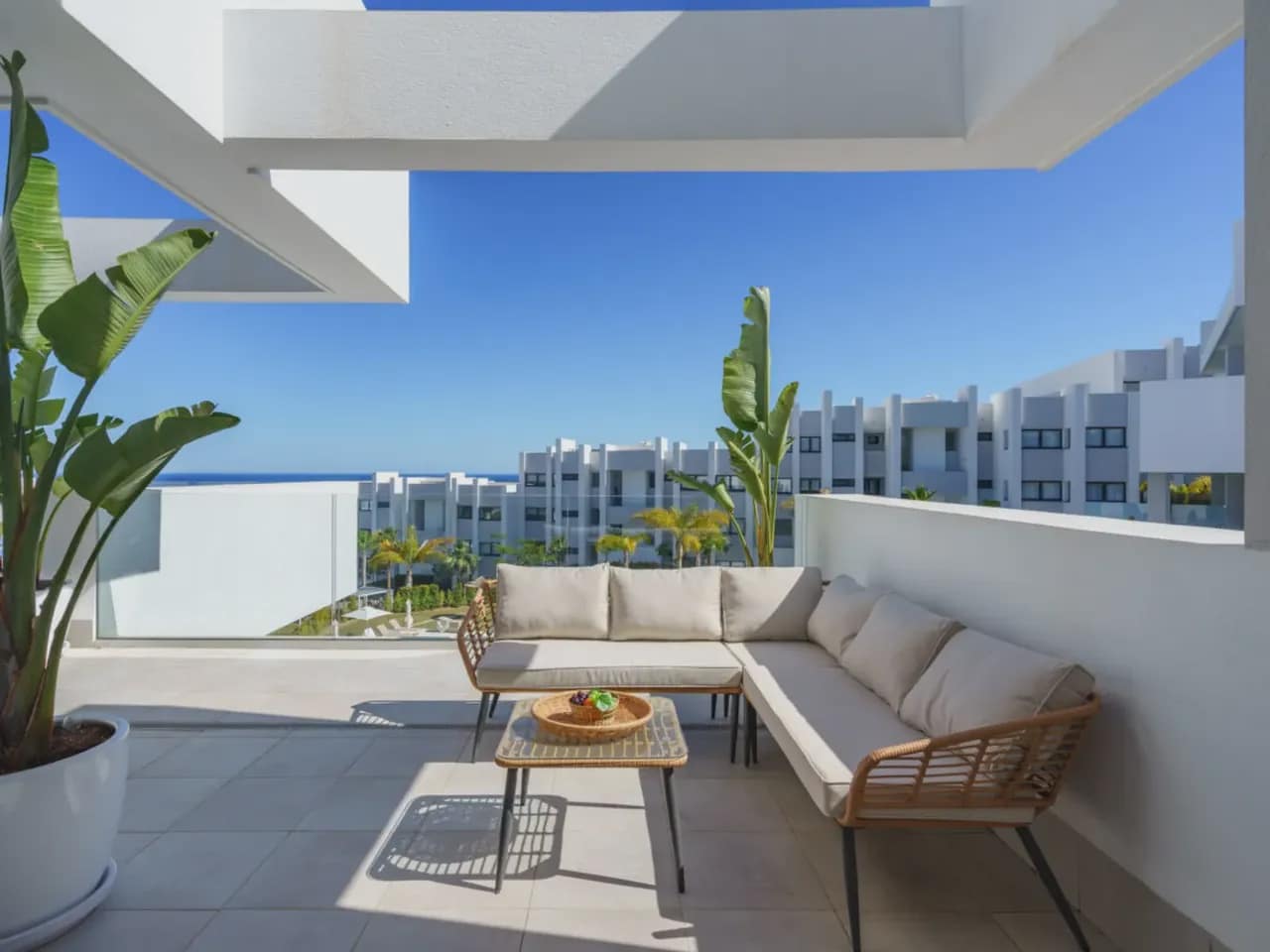 3 bedroom Flat for sale in Punta de la Chullera with pool garage - € 595,000 (Ref: 8669185)