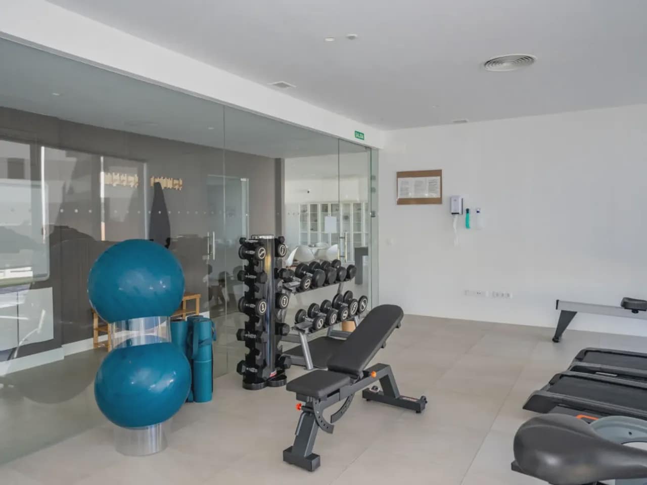 3 bedroom Flat for sale in Punta de la Chullera with pool garage - € 595,000 (Ref: 8669185)