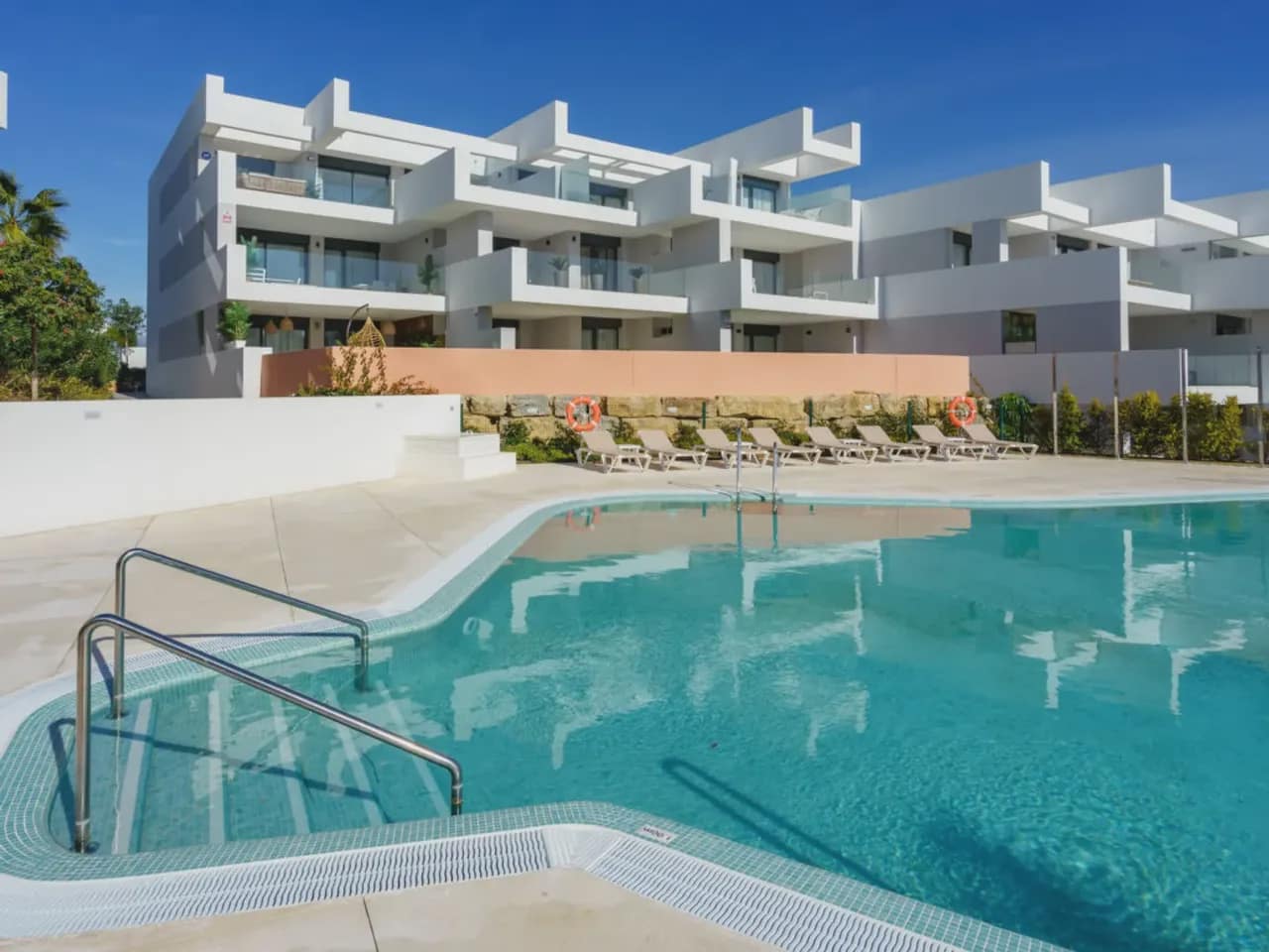 3 bedroom Flat for sale in Punta de la Chullera with pool garage - € 595,000 (Ref: 8669185)