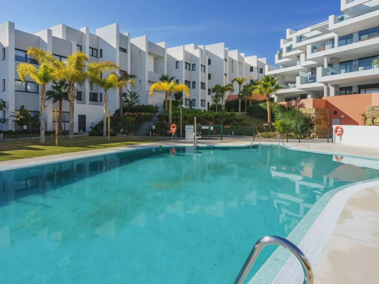 3 bedroom Flat for sale in Punta de la Chullera with pool garage - € 595,000 (Ref: 8669185)