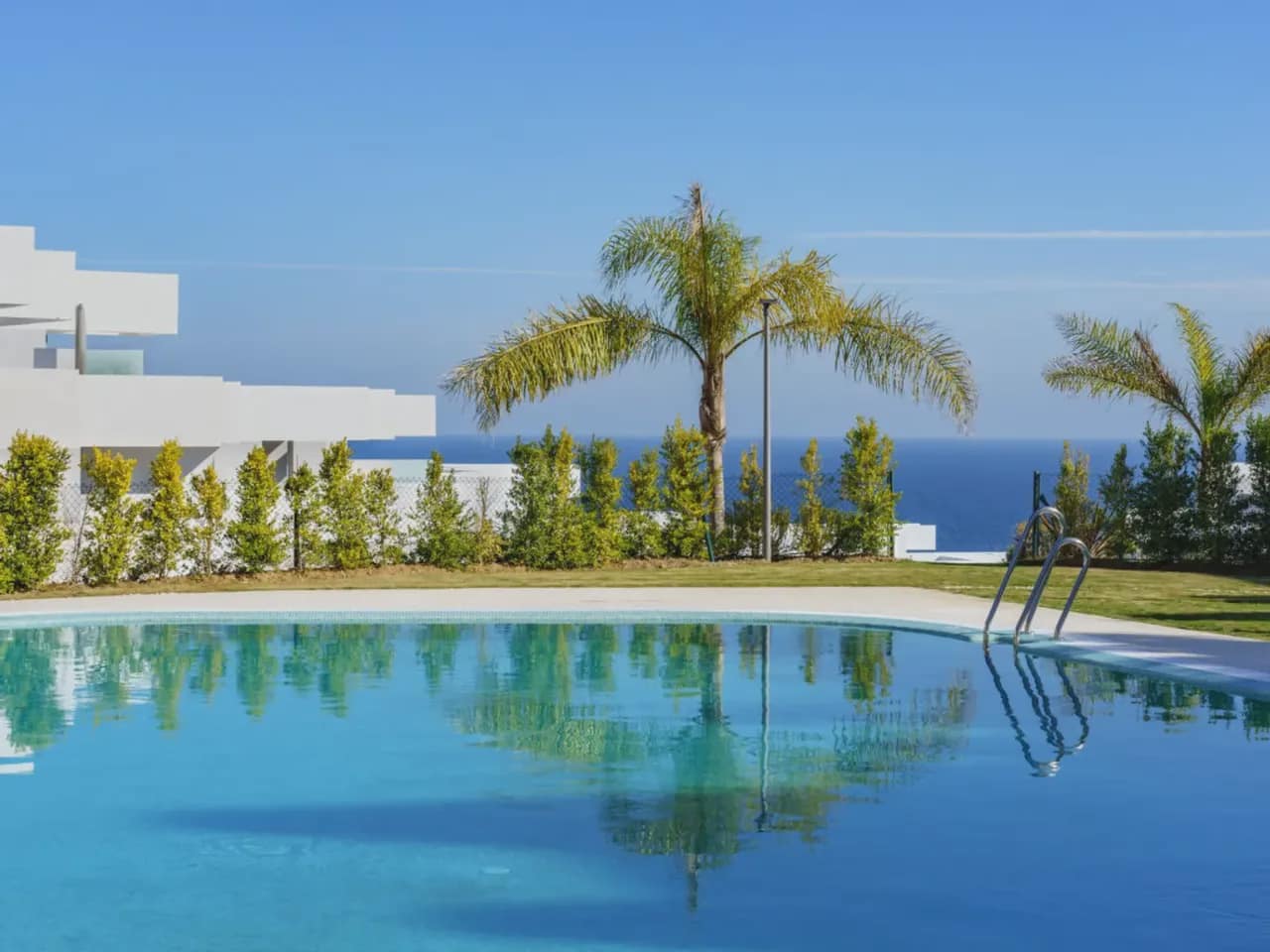 3 bedroom Flat for sale in Punta de la Chullera with pool garage - € 595,000 (Ref: 8669185)