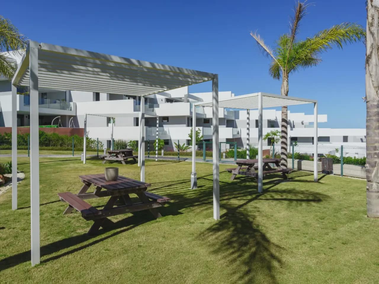 3 bedroom Flat for sale in Punta de la Chullera with pool garage - € 595,000 (Ref: 8669185)