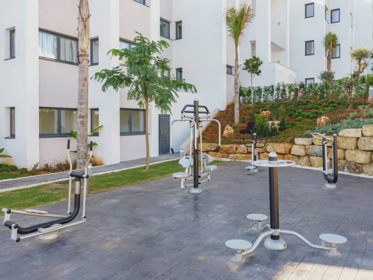 3 bedroom Flat for sale in Punta de la Chullera with pool garage - € 595,000 (Ref: 8669185)