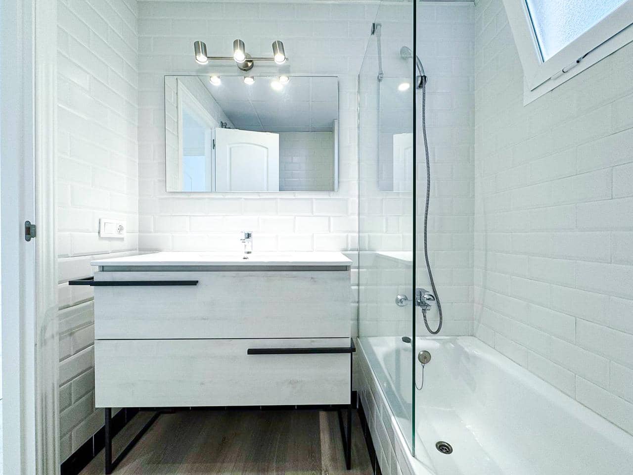 2 soveværelse Lejlighed til salg i Manilva med swimmingpool garage - € 209.000 (Ref: 8826552)