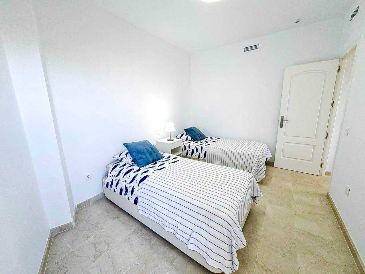 2 soveværelse Lejlighed til salg i Manilva med swimmingpool garage - € 209.000 (Ref: 8826552)