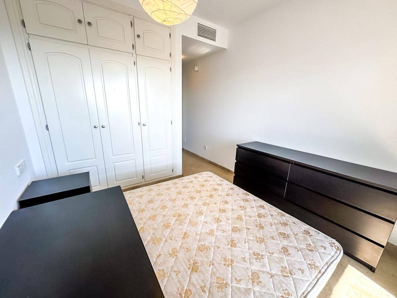 2 bedroom Flat for sale in La Duquesa / Puerto de la Duquesa with pool garage - € 273,000 (Ref: 8856607)