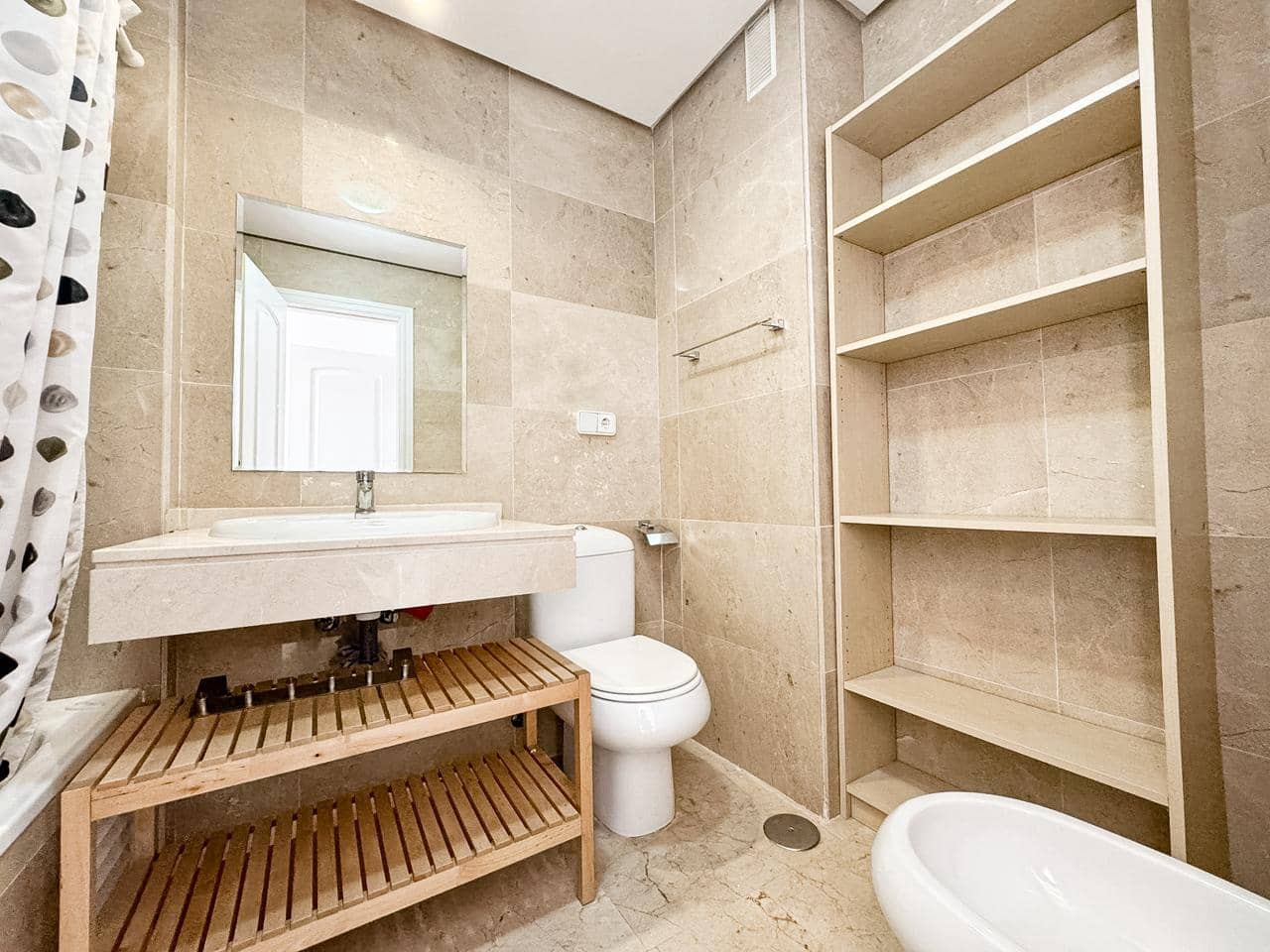 2 bedroom Flat for sale in La Duquesa / Puerto de la Duquesa with pool garage - € 273,000 (Ref: 8856607)