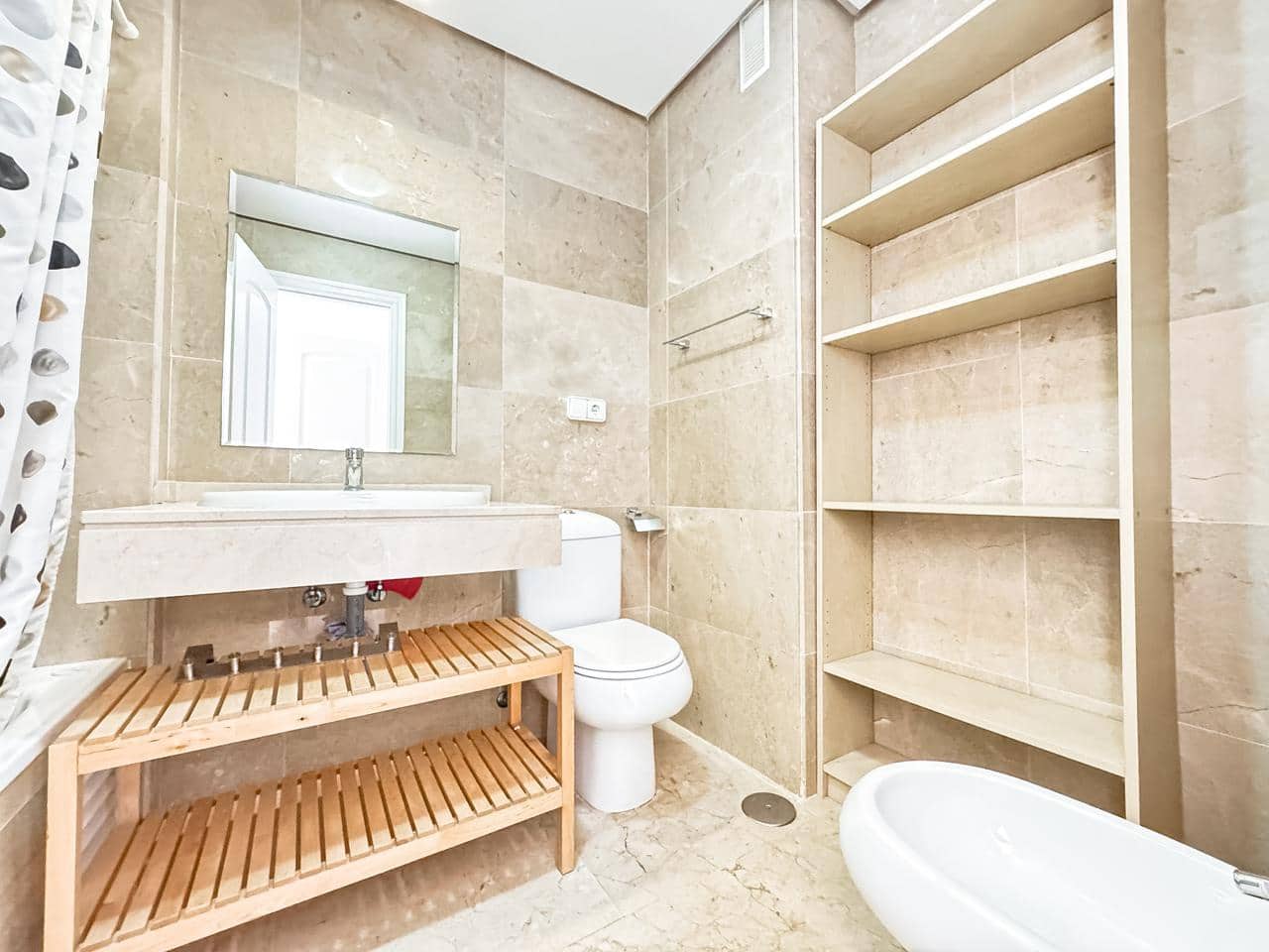 2 bedroom Flat for sale in La Duquesa / Puerto de la Duquesa with pool garage - € 273,000 (Ref: 8856607)