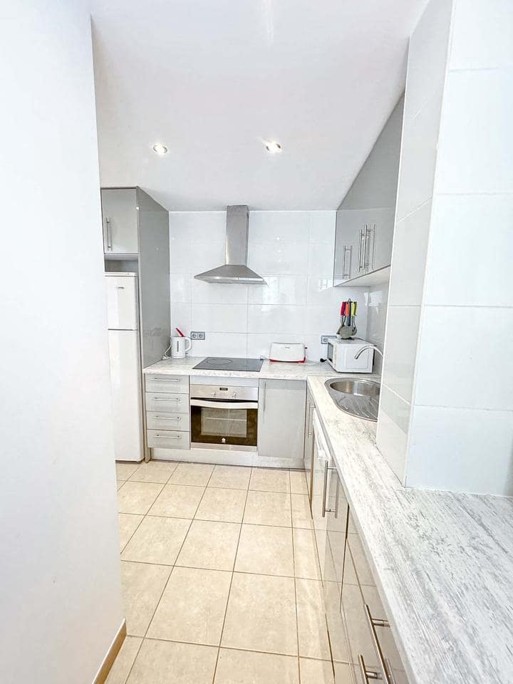 2 slaapkamer Flat te koop in San Luis de Sabinillas met zwembad - € 203.000 (Ref: 8945785)