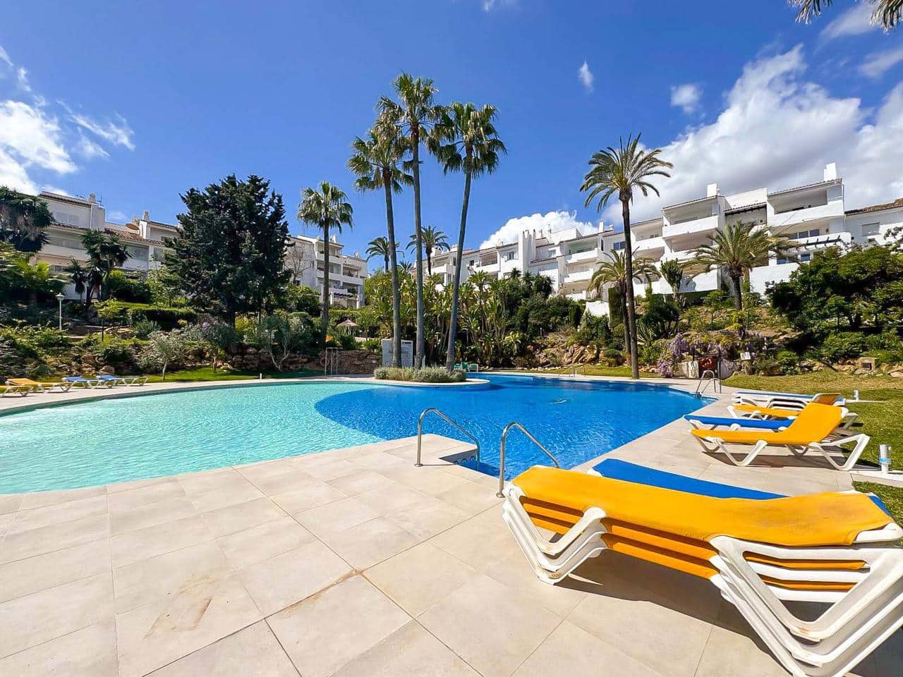 2 slaapkamer Flat te koop in San Luis de Sabinillas met zwembad - € 203.000 (Ref: 8945785)