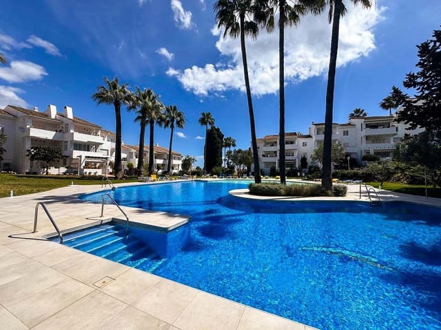 2 bedroom Flat for sale in San Luis de Sabinillas, Manilva with pool - € 203,000 (Ref: 8945785)