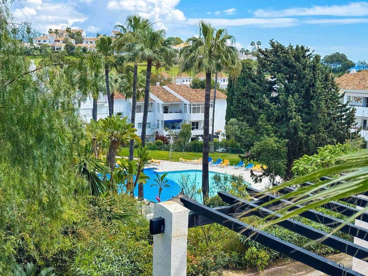 2 slaapkamer Flat te koop in San Luis de Sabinillas met zwembad - € 203.000 (Ref: 8945785)