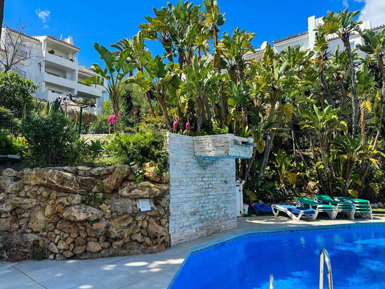 2 slaapkamer Flat te koop in San Luis de Sabinillas met zwembad - € 203.000 (Ref: 8945785)