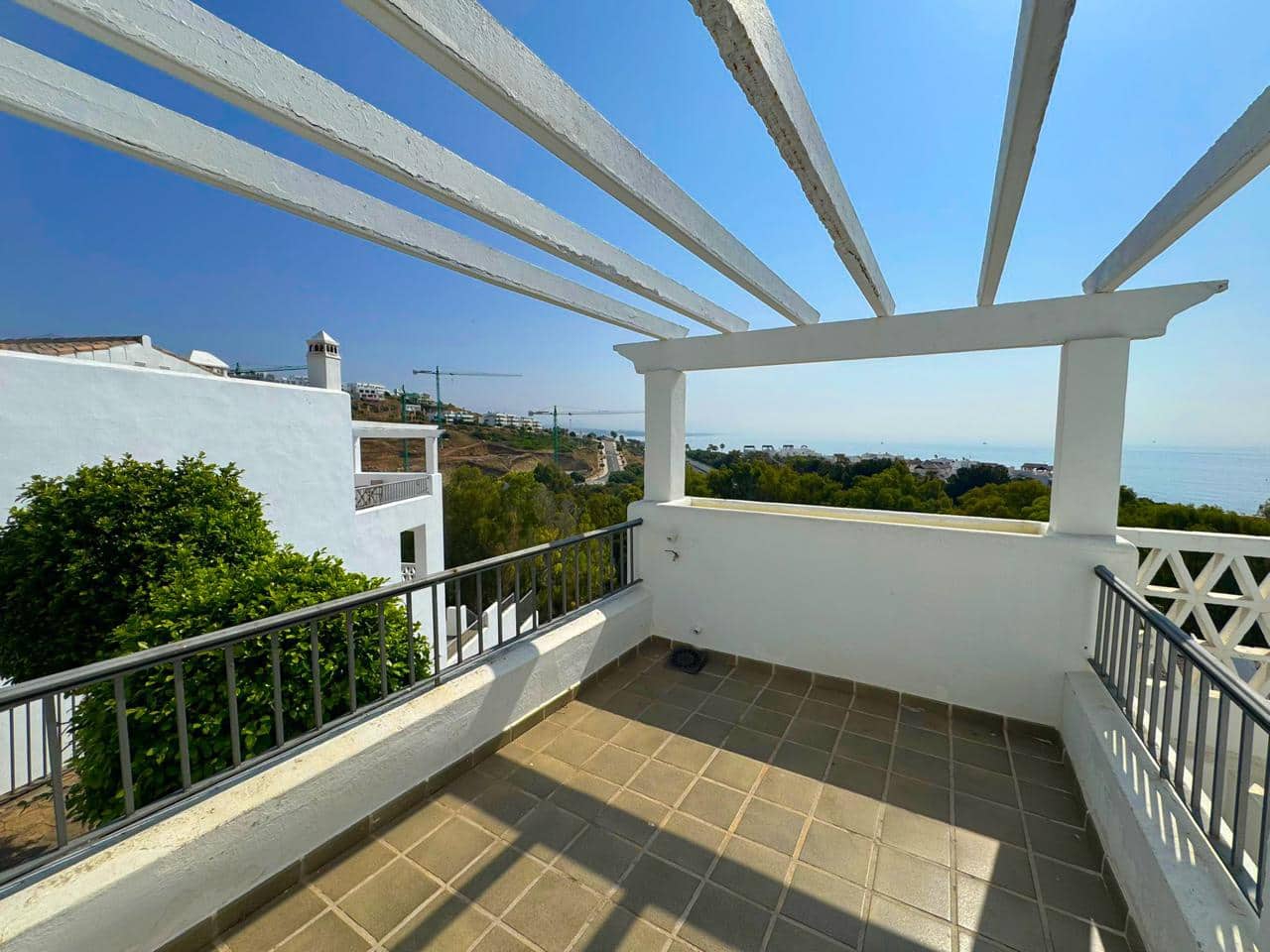 3 soveværelse Lejlighed til salg i Bahia de Casares med swimmingpool garage - € 275.000 (Ref: 9094571)