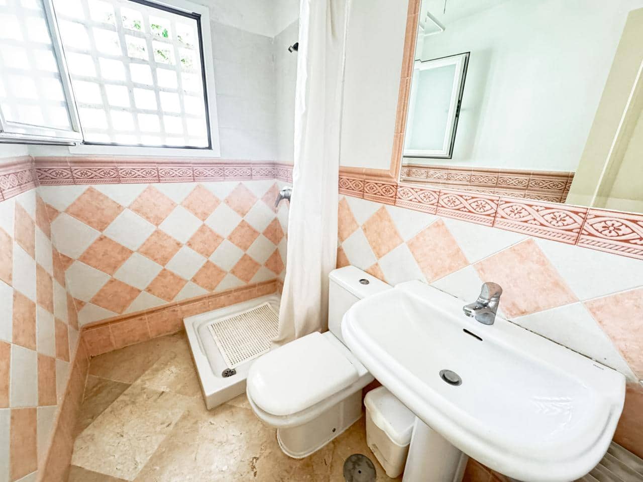 3 soveværelse Lejlighed til salg i Bahia de Casares med swimmingpool garage - € 275.000 (Ref: 9094571)