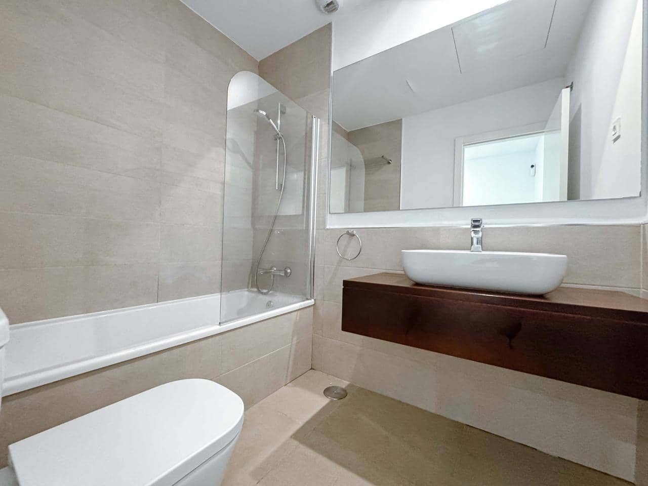 4 sypialnia Willa na sprzedaż w Manilva z basenem garażem - 399 000 € (Ref: 9142339)