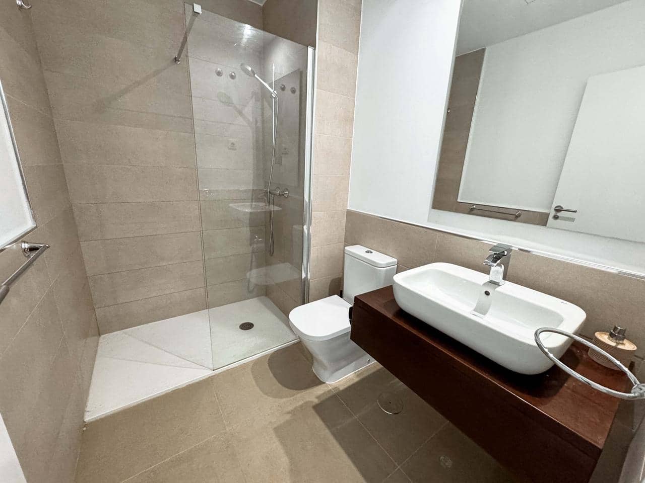 4 sypialnia Willa na sprzedaż w Manilva z basenem garażem - 399 000 € (Ref: 9142339)