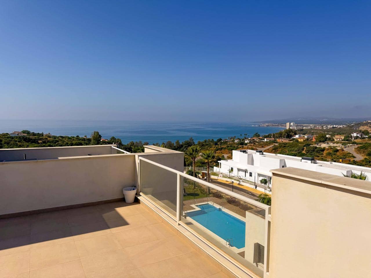 4 sypialnia Willa na sprzedaż w Manilva z basenem garażem - 399 000 € (Ref: 9142339)