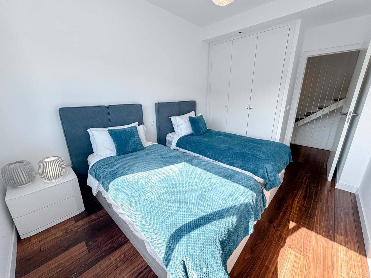 4 sypialnia Willa na sprzedaż w Manilva z basenem garażem - 399 000 € (Ref: 9142339)