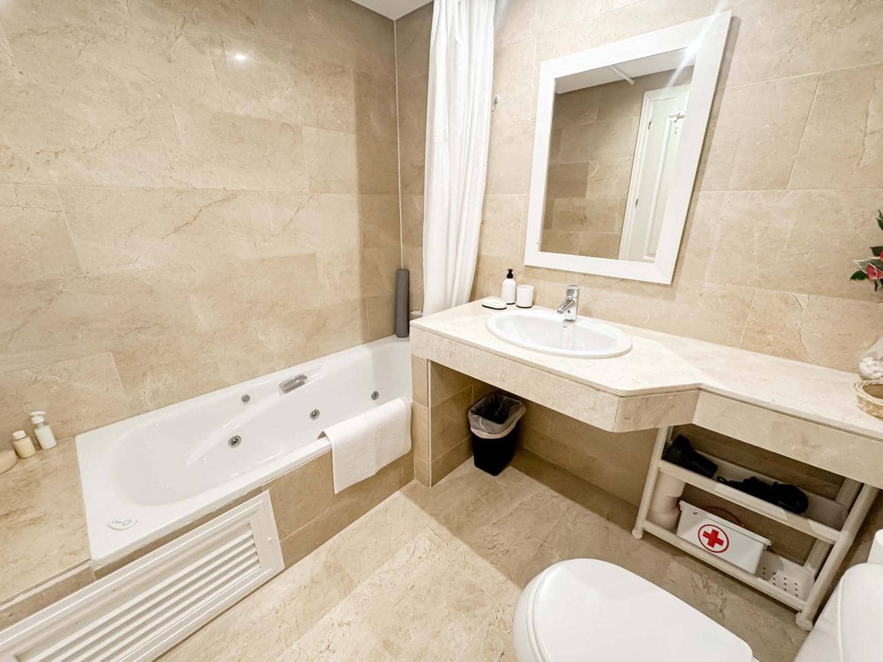 2 quarto Apartamento para venda em San Luis de Sabinillas com piscina garagem - 285 000 € (Ref: 9163039)