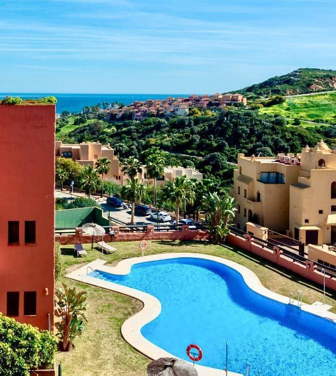 3 bedroom Flat for sale in San Luis de Sabinillas with pool garage - € 550,000 (Ref: 9216057)