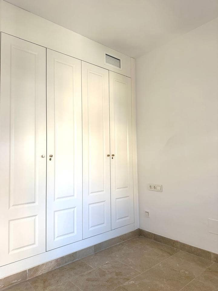 3 bedroom Flat for sale in San Luis de Sabinillas with pool garage - € 550,000 (Ref: 9216057)