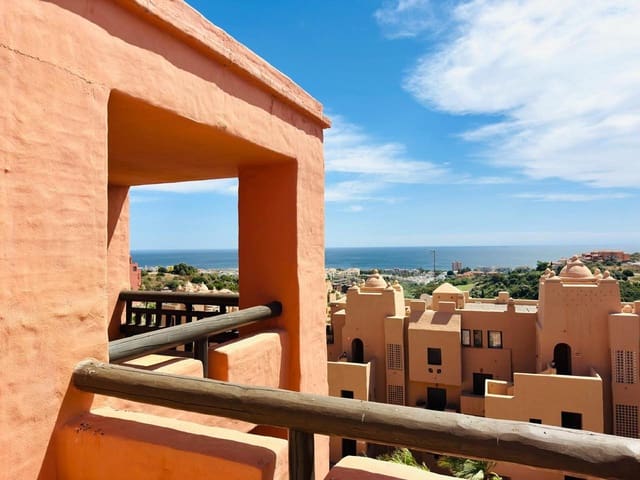 3 bedroom Flat for sale in San Luis de Sabinillas, Manilva with pool garage - € 550,000 (Ref: 9216057)