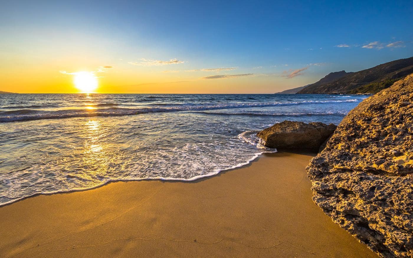 3 sypialnia Mieszkanie na sprzedaż w Estepona z basenem garażem - 564 000 € (Ref: 9238739)