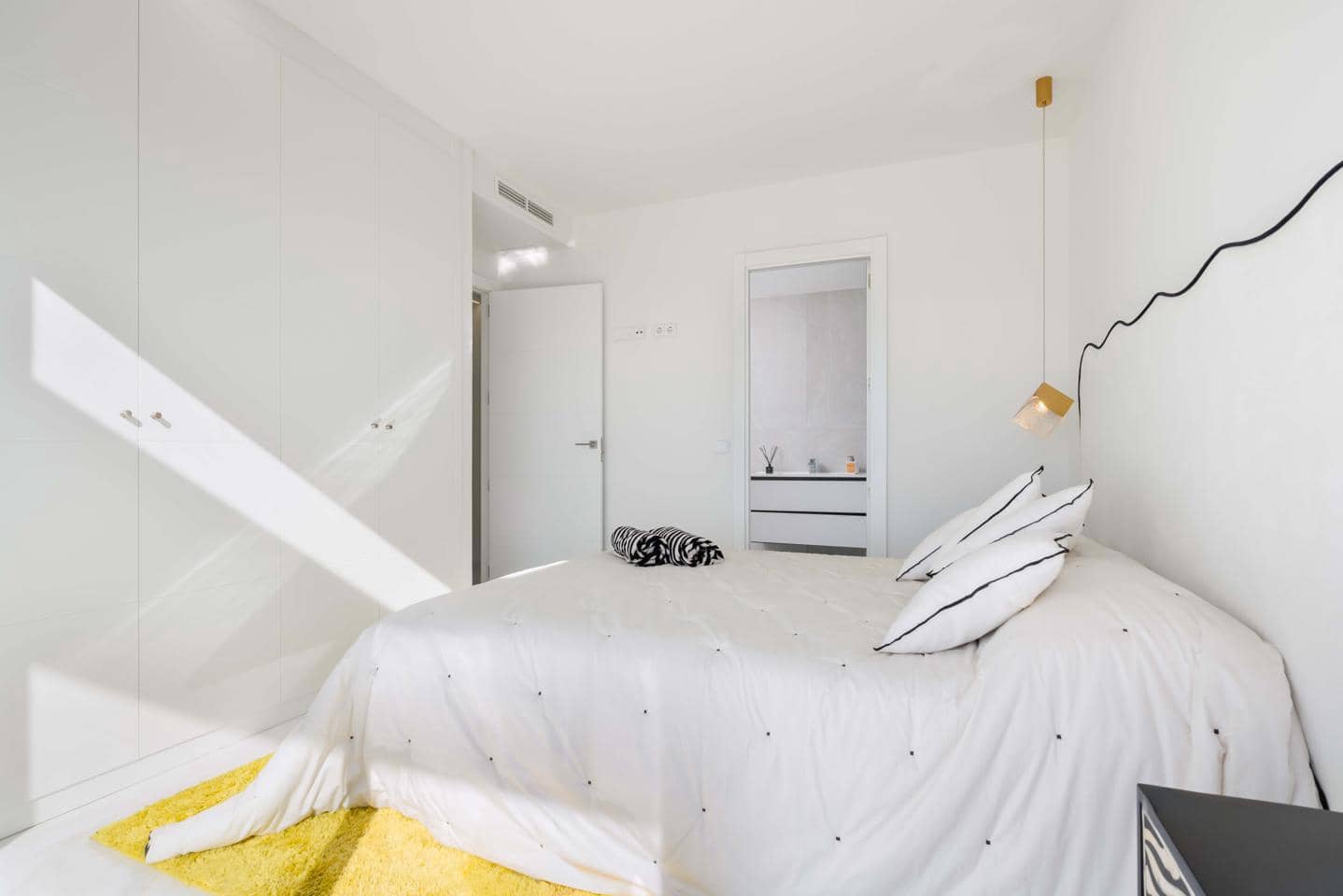 3 makuuhuone Asunto myytävänä paikassa Estepona mukana uima-altaan 
autotalli - 755 000 € (Ref: 9242291)