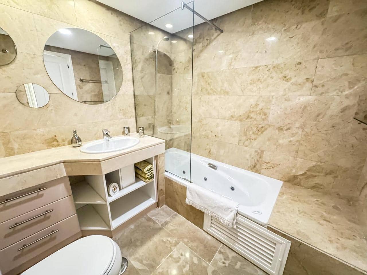 2 bedroom Flat for sale in San Luis de Sabinillas with pool garage - € 310,000 (Ref: 9254345)