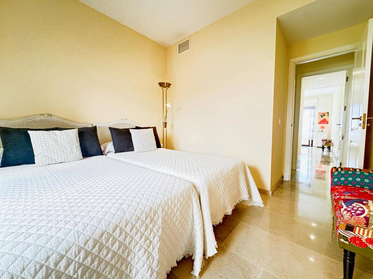 2 bedroom Flat for sale in San Luis de Sabinillas with pool garage - € 310,000 (Ref: 9254345)