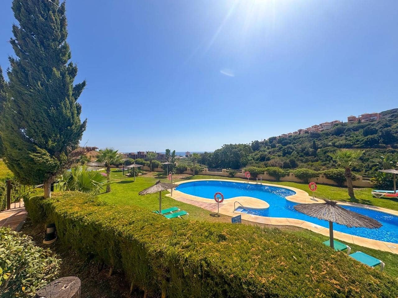 2 bedroom Flat for sale in San Luis de Sabinillas with pool garage - € 310,000 (Ref: 9254345)