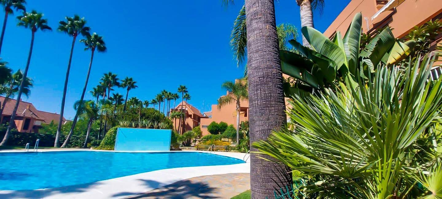 2 bedroom Flat for sale in Bahia de Casares with pool - € 235,000 (Ref: 9271789)