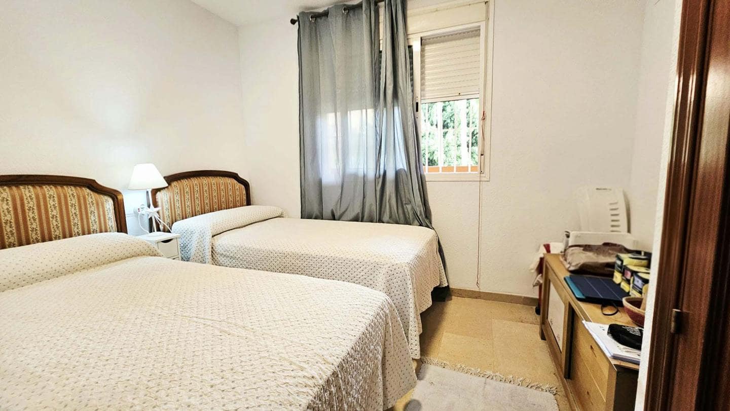 2 bedroom Flat for sale in Bahia de Casares with pool - € 235,000 (Ref: 9271789)