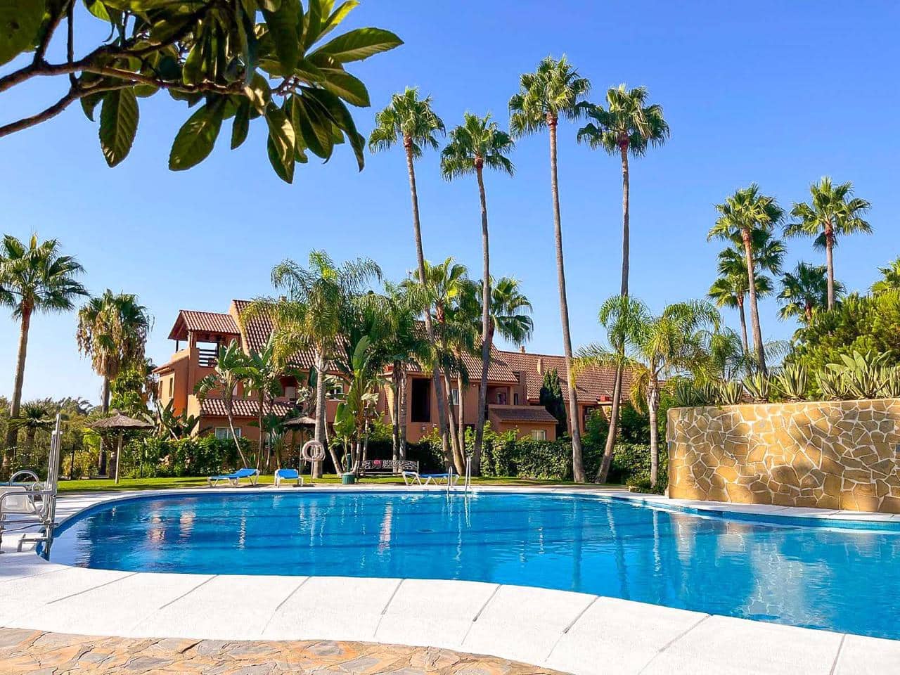 2 bedroom Flat for sale in Bahia de Casares with pool - € 235,000 (Ref: 9271789)