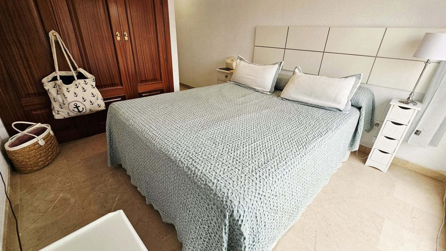 2 bedroom Flat for sale in Bahia de Casares with pool - € 235,000 (Ref: 9271789)