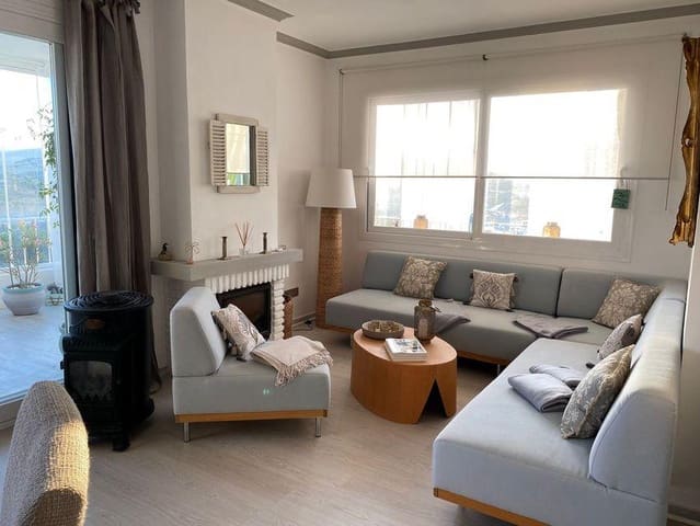 Piso de 2 habitaciones en Estepona Golf, Estepona en venta con piscina - 425.000 € (Ref: 9274630)